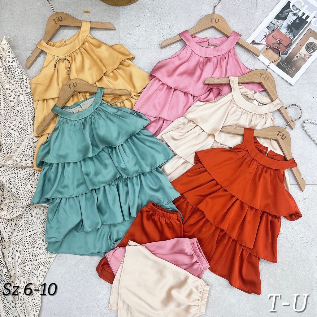 Bộ lụa tầng cổ yếm bé gái