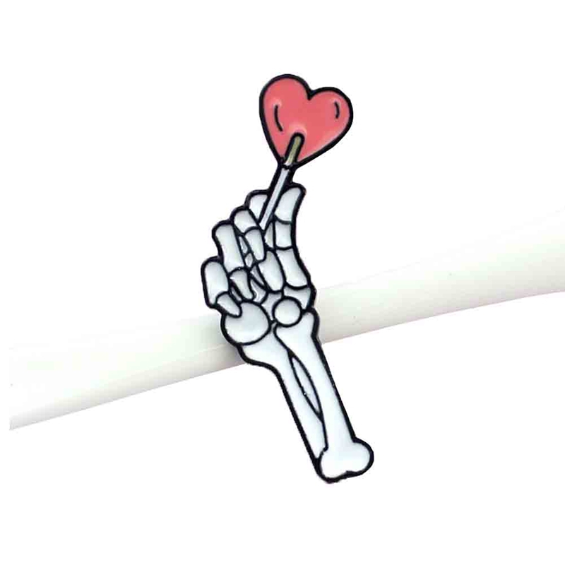 Ghim cài áo tráng men hình xương bàn tay cầm kẹo lollipop hình trái tim phong cách Halloween cho cặp đôi