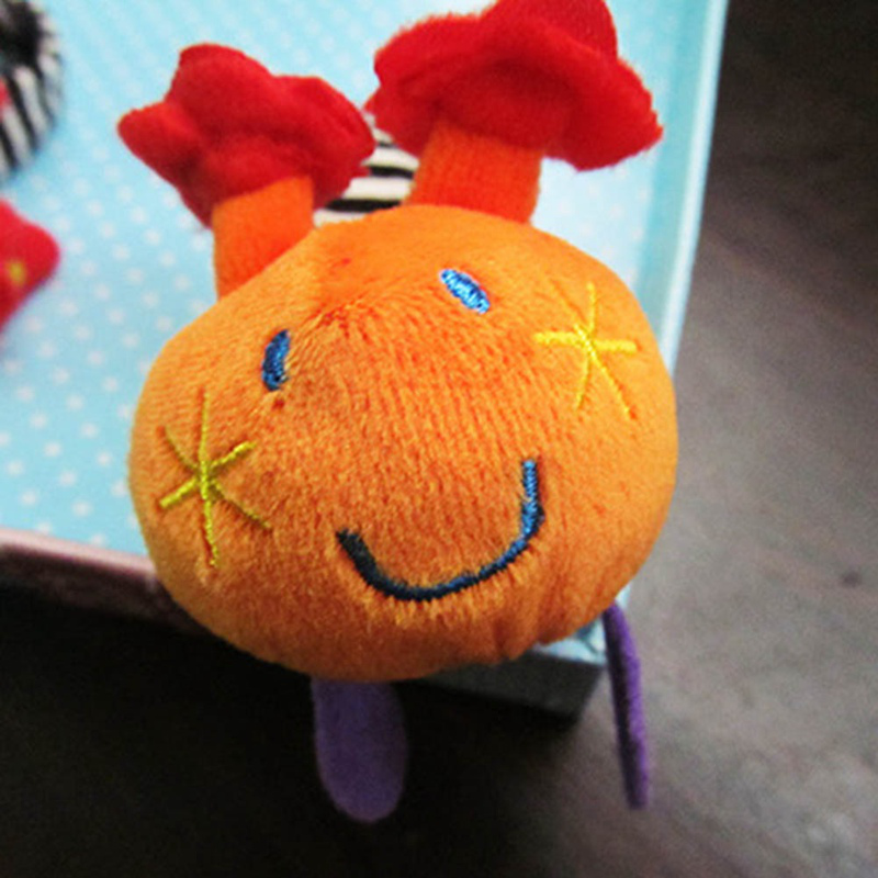 Vòng Đeo Tay Hình Con Sâu Có Chuông Phát Triển Trí Thông Minh Cho Bé