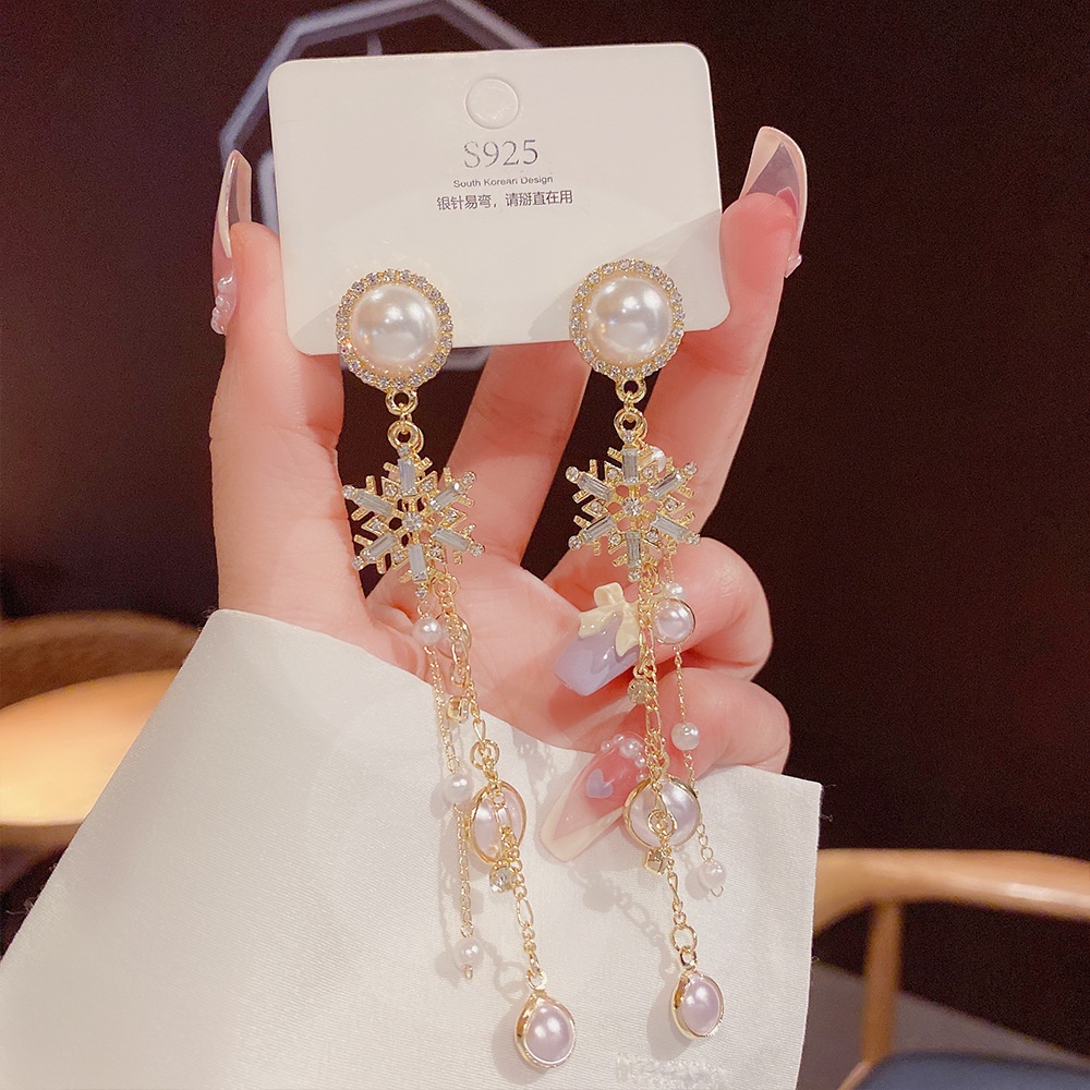 Đôi Bông Tai Dáng Dài Họa Tiết Bông Tuyết Đính Ngọc Trai Thời Trang Cho Nữ