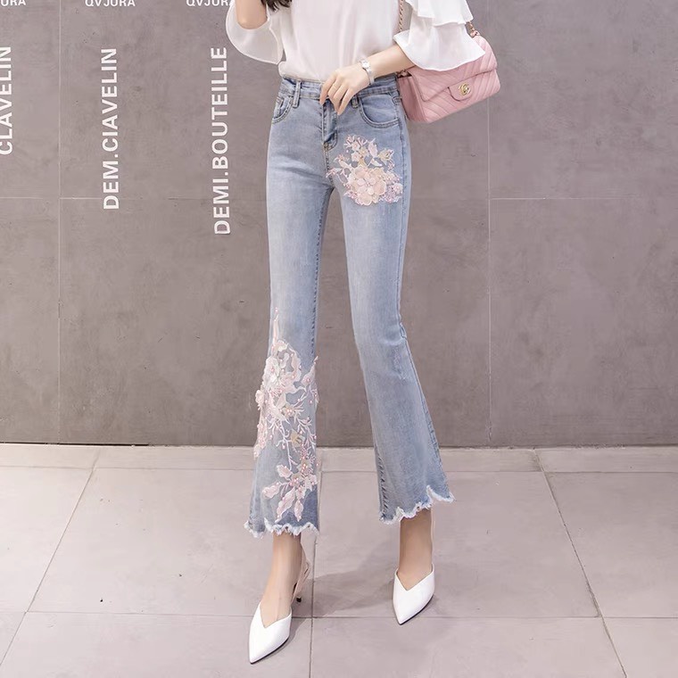 CÓ CLIP Quần jeans ống loe lưng cao đính hoa CAO CẤP- Shop Trang Quãng Châu