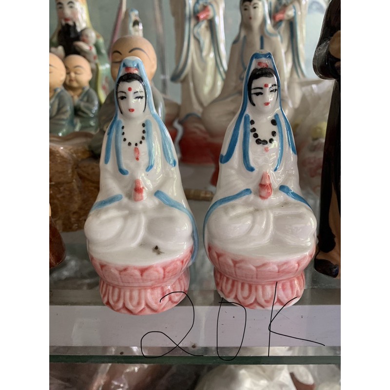 Tượng sứ quan âm bồ tác