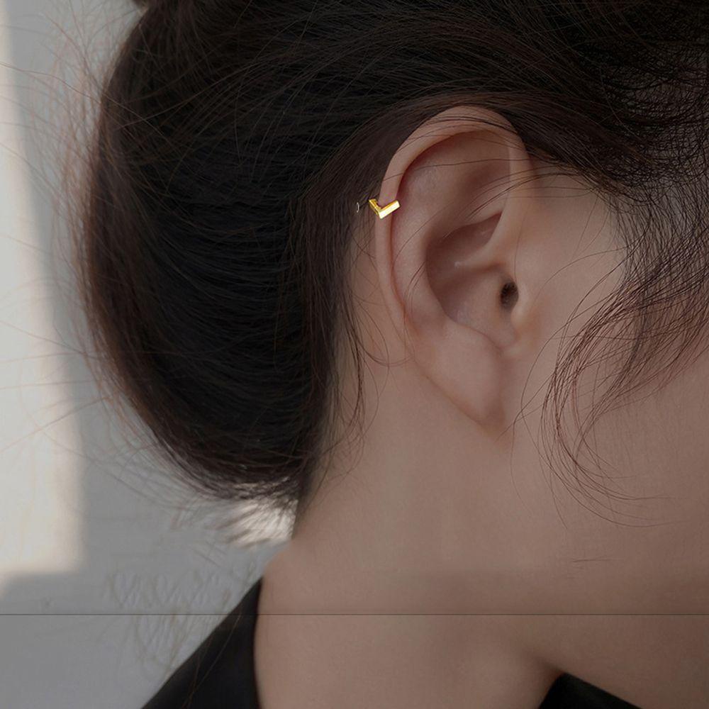 Bông Tai Hình Tam Giác Bằng Hợp Kim Cho Nam Nữ