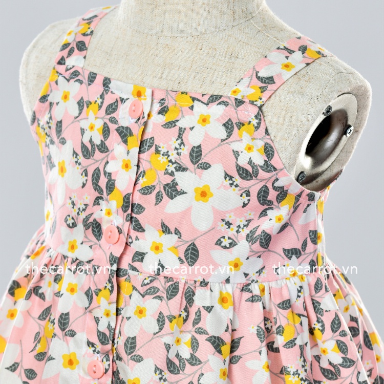 Váy 2 Dây Carrot Cho Bé Gái, Họa Tiết Hoa Trắng Nền Hồng Nẹp Cúc, Chất Liệu Thô Cotton Thấm Hút Mồ Hôi Tốt