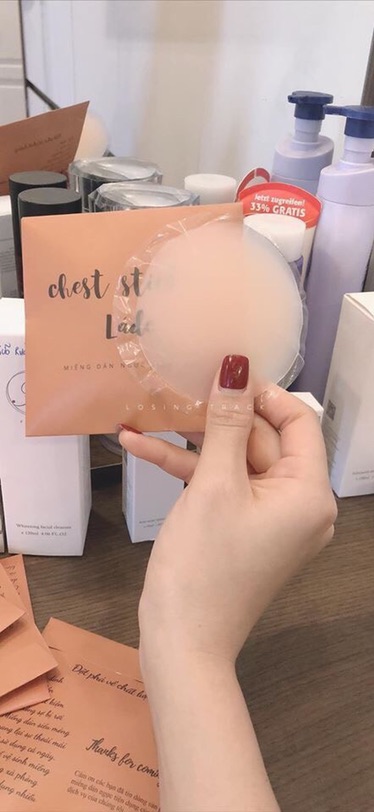 Miếng dán ngực silicon màu da