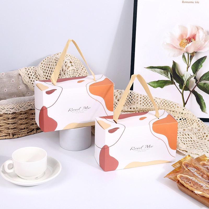 Hộp đựng bánh có quai xách họa tiết xinh xắn
