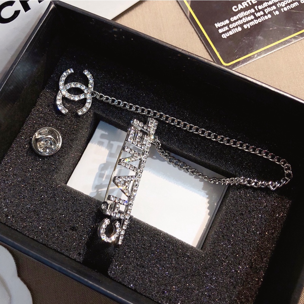 Chanel Trâm Cài Áo Hình Chữ Đính Đá Sang Trọng Cho Nữ