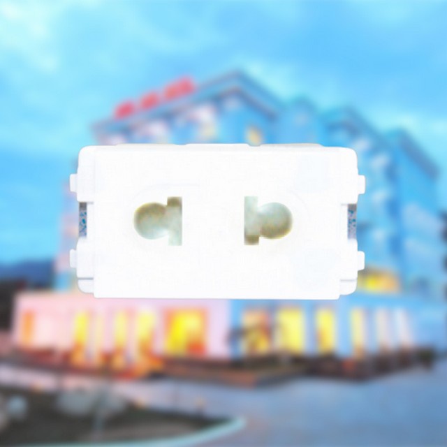 Ổ CẮM 2 CHẤU VẶN VÍT A50-A60 MPE (A6USV)