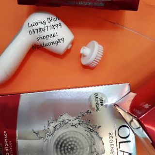 Máy massage rửa mặt Olay