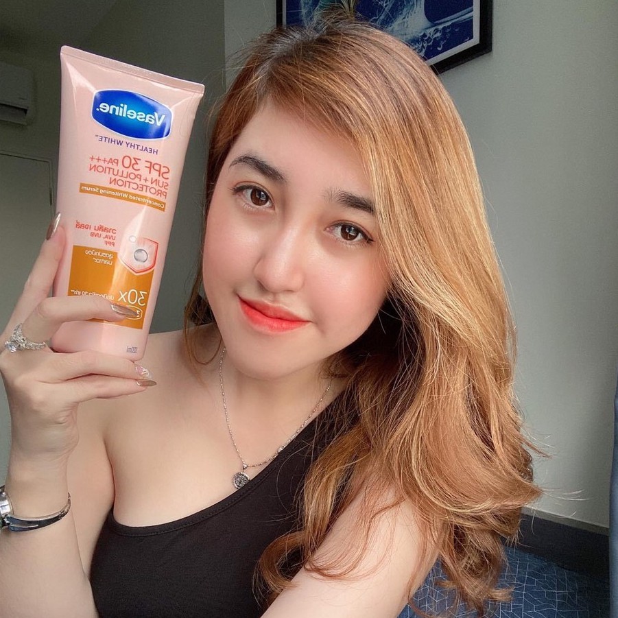 Dưỡng thể Vaseline 30X trắng da chống nắng  Healthy Bright SPF30 - Tuýp 320ml