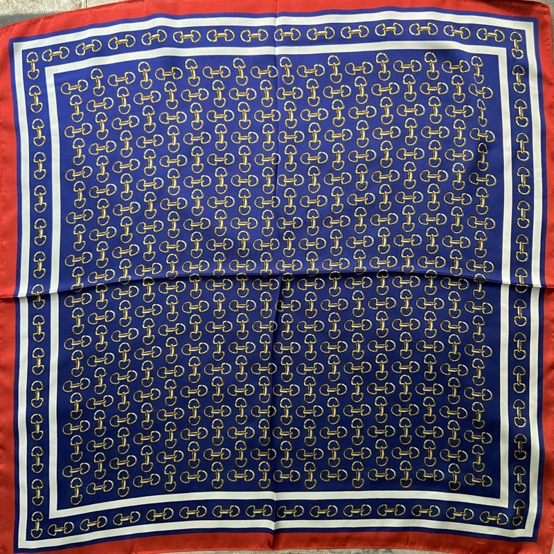 Khăn turban lụa vuông 70x70cm in hoa văn - Maben