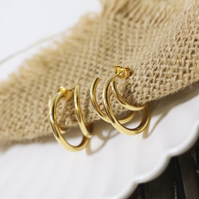 Bông tai titan 3 vòng xinh không gỉ WE200202