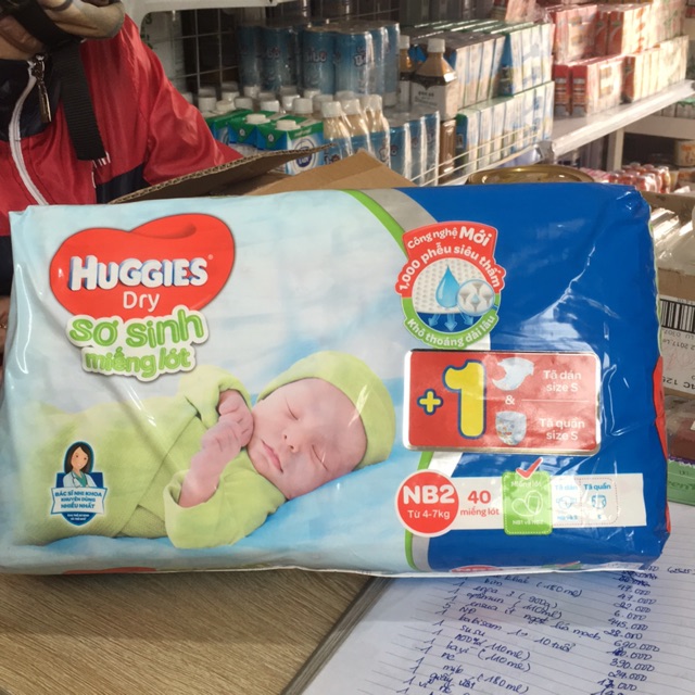 Miếng lót sơ sinh huggies Newborn 1(56 miếng ),Newborn 2(40 miếng).