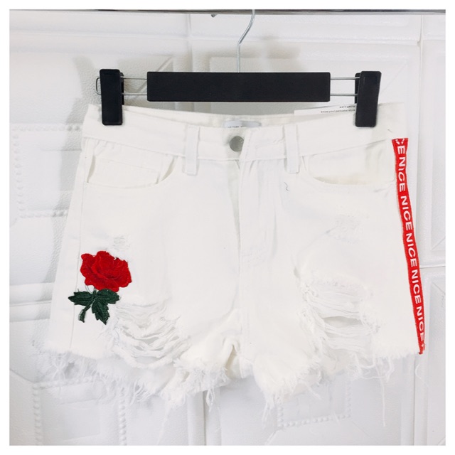 Quần short jeans thêu gấu Whoau, NEDY dáng A trẻ trung, năng động, cá tính, sang xịn. Co giãn, mềm mịn