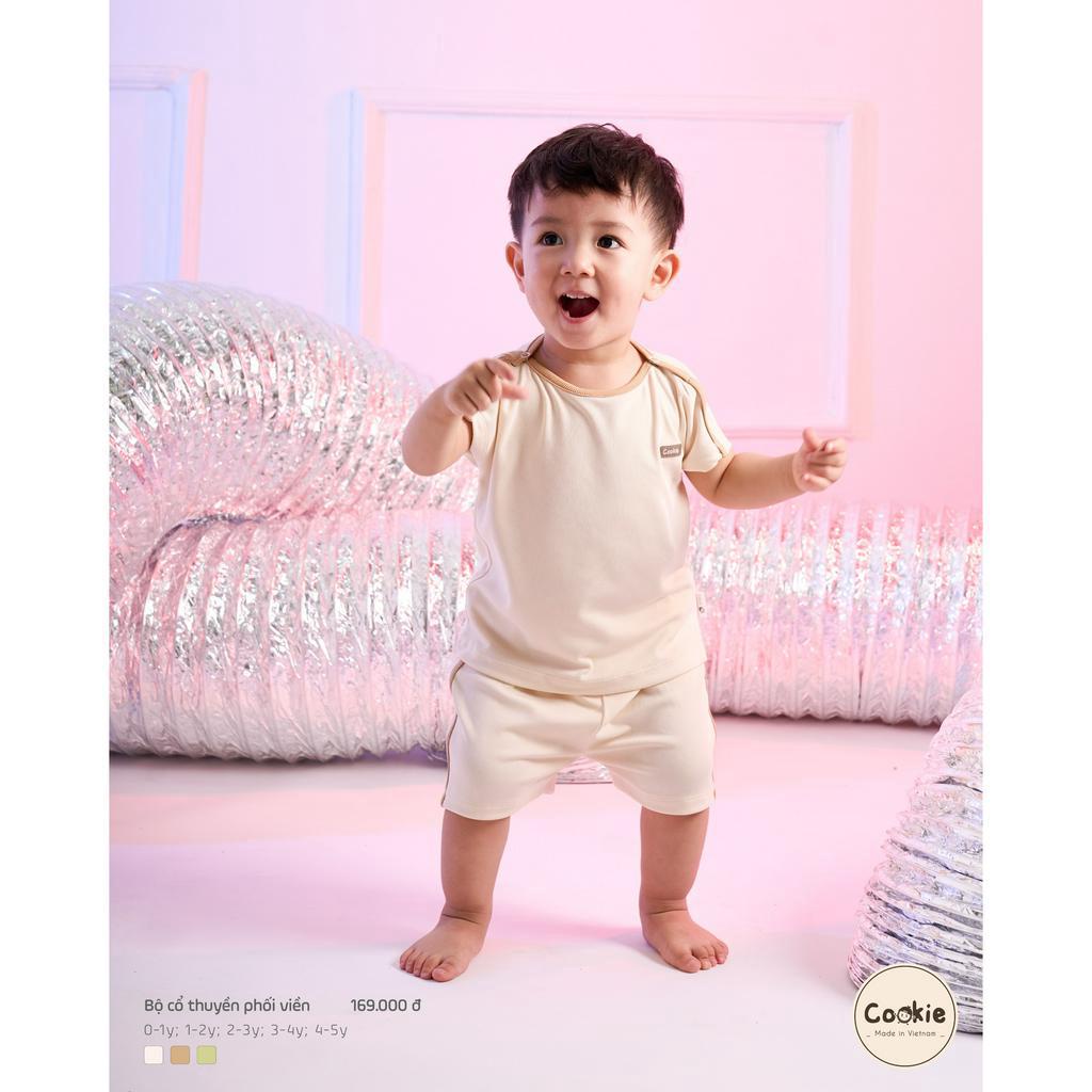 Bộ quần áo trẻ em cộc tay cổ thuyền phối viền COOKIE size 1-5y: caramel, sữa