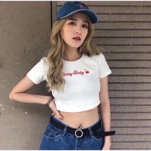 (ẢNH THẬT) Áo croptop tay ngắn Cherry Baby☘️ 2 màu đen/trắng