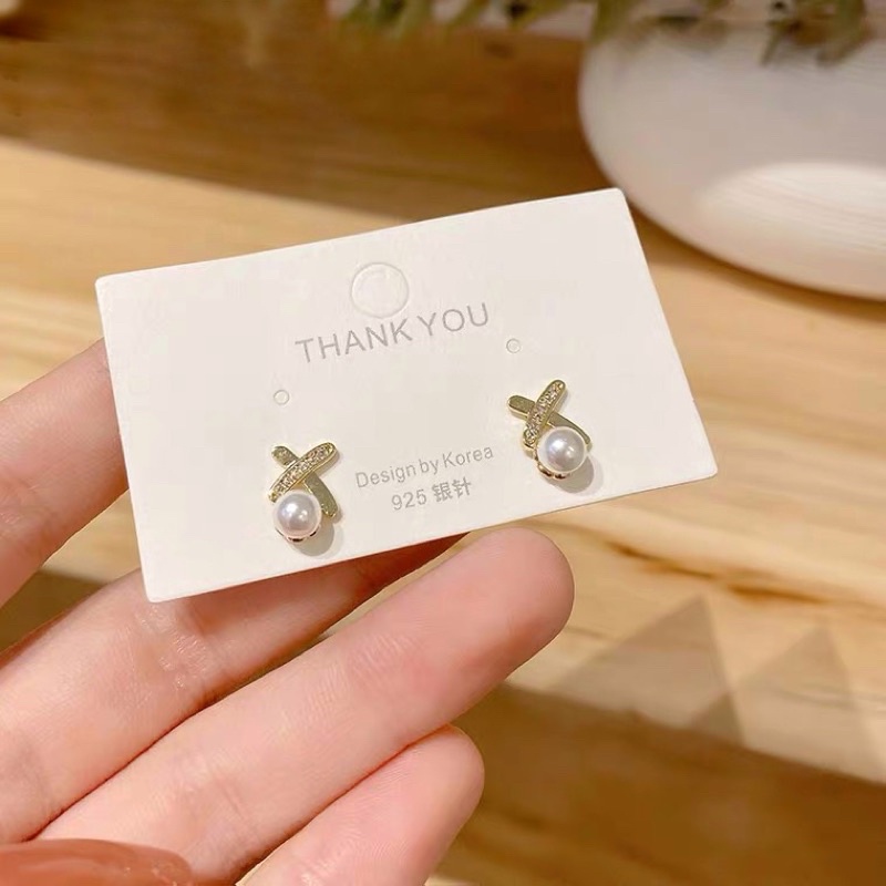 Hoa tai chữ thập nhỏ xinh