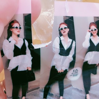 Áo trắng kèm yếm shopeelive 1400k
