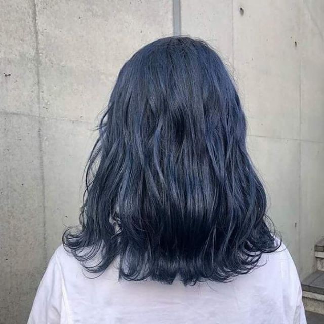 thuốc nhuộm tóc Đen ánh xanh + oxy trợ (ko cần tẩy phù hợp hoc sinh thích đen nhiều ra nắng sáng mới hơi ánh xanh)