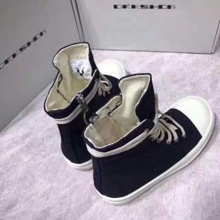 Giày sneaker cao cổ