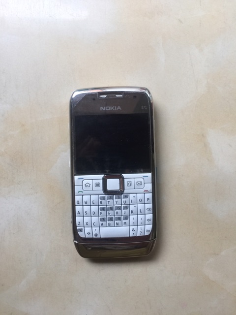 Điễn thoại nokia E71 full pin+ sạc