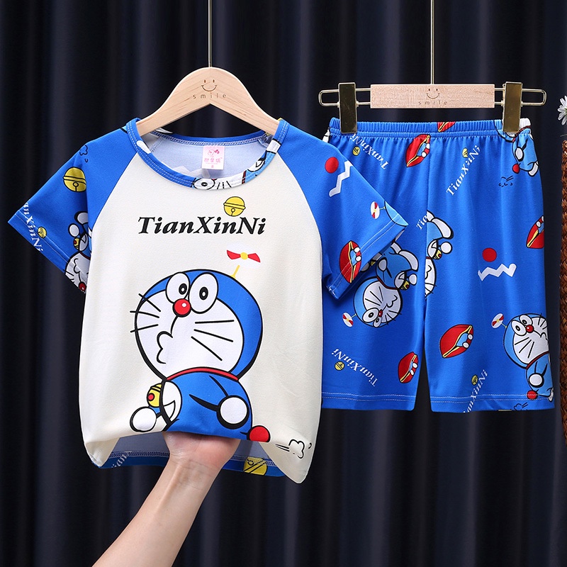 Bộ đồ ngủ áo thun tay ngắn in hình doraemon + quần short thích hợp cho bé trai