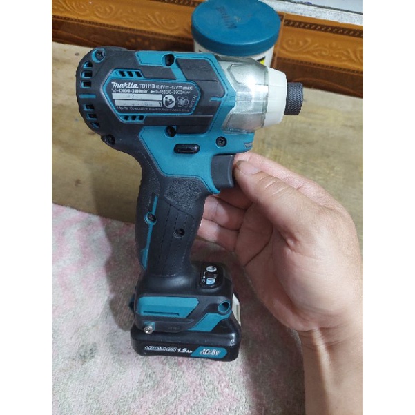 Máy bắt vít makita td111