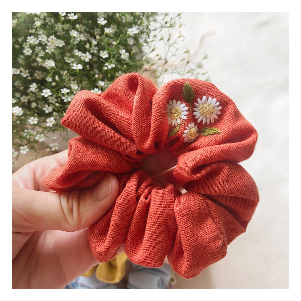 SCRUNCHIES - CỘT TÓC LINEN THÊU TAY