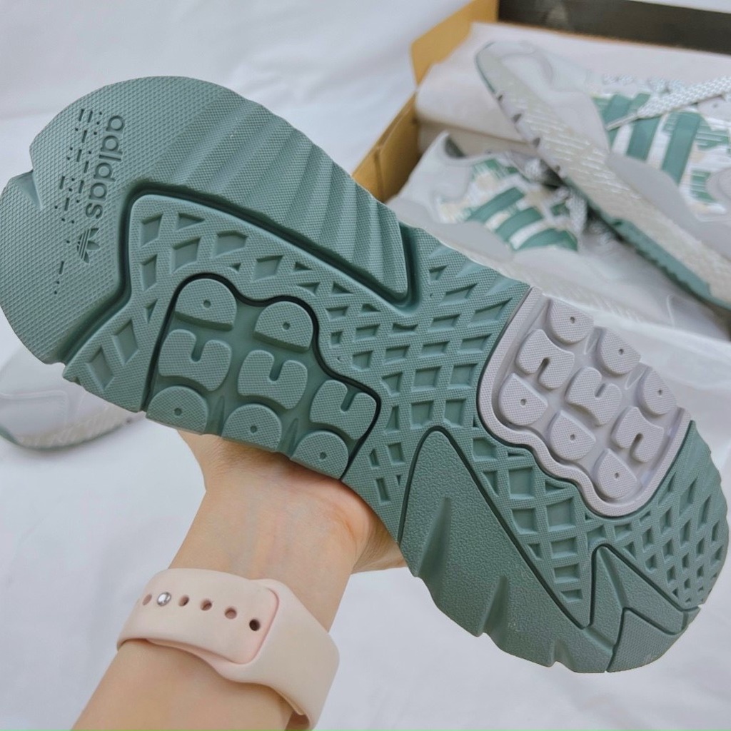 Giày Thể Thao Quỳnh Như Adidas NITE JOGGER