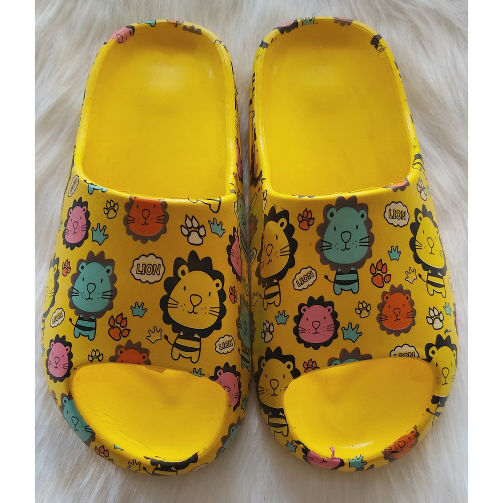 Dép đúc bánh mì in hình thú siêu cute, siêu bền và êm chân