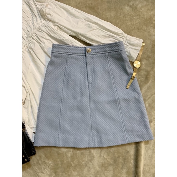 Sơ mi trắng và chân váy Elise