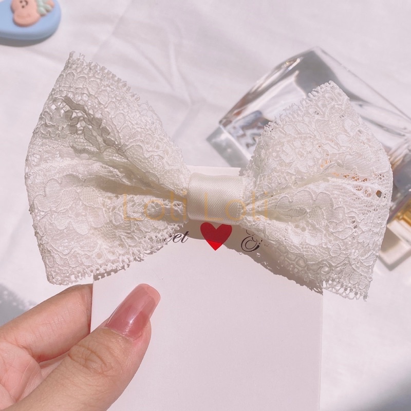 Buộc tóc nơ ren phong cách tiểu thư màu trắng