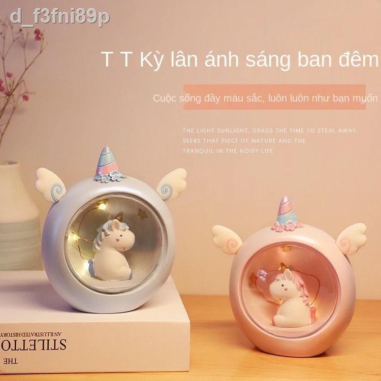 Sinh viên tốt nghiệp quà lưu niệm phòng ngủ trang trí phòng đèn ngủ bạn gái quà tặng sinh nhật của bạn bè trẻ e