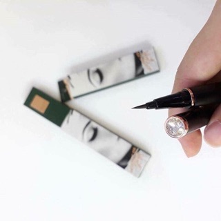 Bút dạ kẻ mắt nước