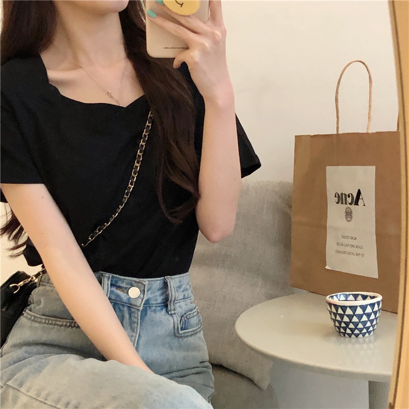 Áo nữ tay ngắn cổ chữ V thời trang xinh xắn