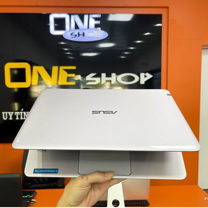 Laptop Asus ZenBook UX305FA Core M5Y71/ Ram 8Gb/ Ổ cứng SSD 512Gb/ màn hình 13.3 inch full HD .