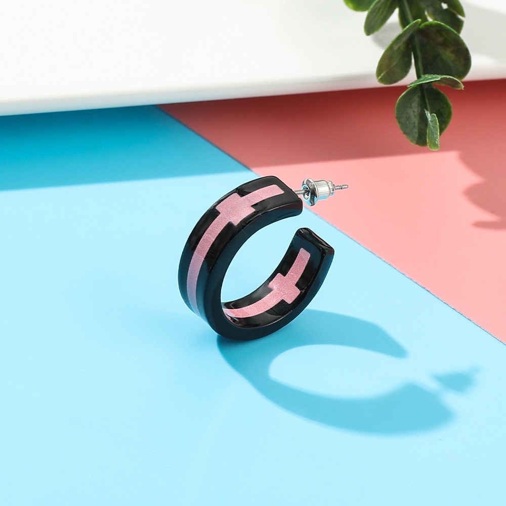 Khuyên tai hóa trang nhân vật Takashi Mitsuya trong anime Tokyo Revengers cho bữa tiệc