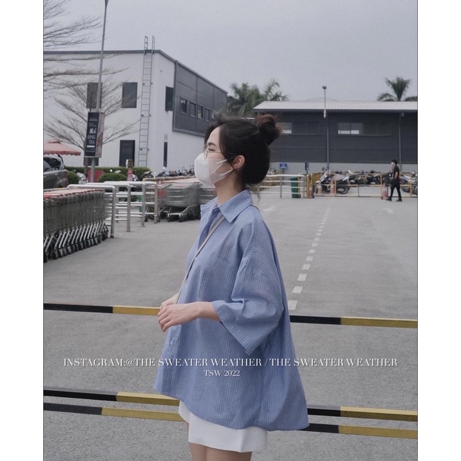 Áo sơ mi nữ tay lỡ chất thô mềm form oversize hoạ tiết kẻ sọc ver2 - The Sweater Weather