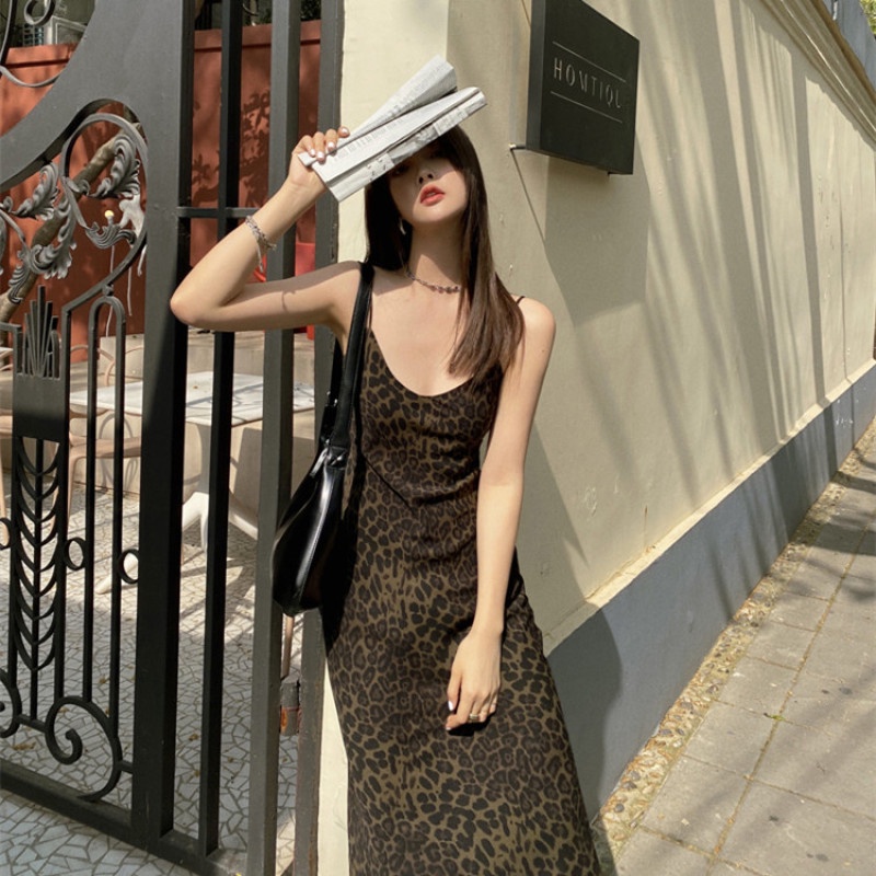 Đầm Dài Hai Dây Cổ Chữ V Họa Tiết Da Báo Thời Trang Mùa Hè Quyến Rũ