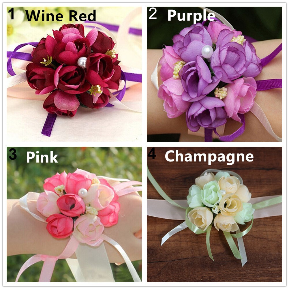 Vòng hoa đeo tay đám cưới cho phù dâu