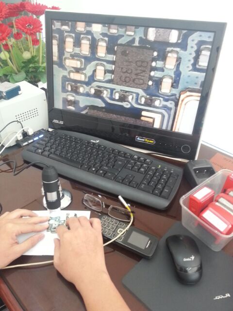 Kính hiển vi kết nối trực tiếp LCD qua cổng USB 1600X