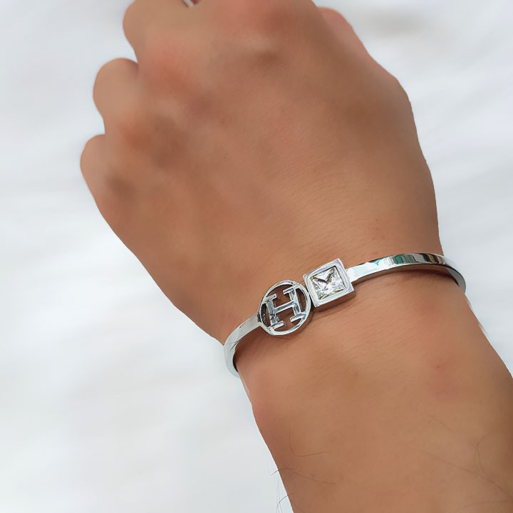 Vòng tay nữ, vòng chữ h 1 viên đá VZ1607