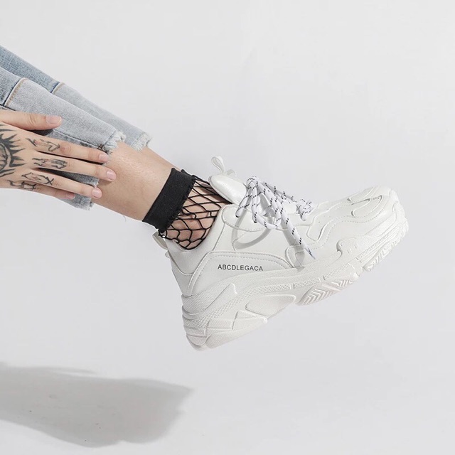 Giày thể thao trắng đế cao dây kẻ sọc nâng đế 5p hot hit | BigBuy360 - bigbuy360.vn