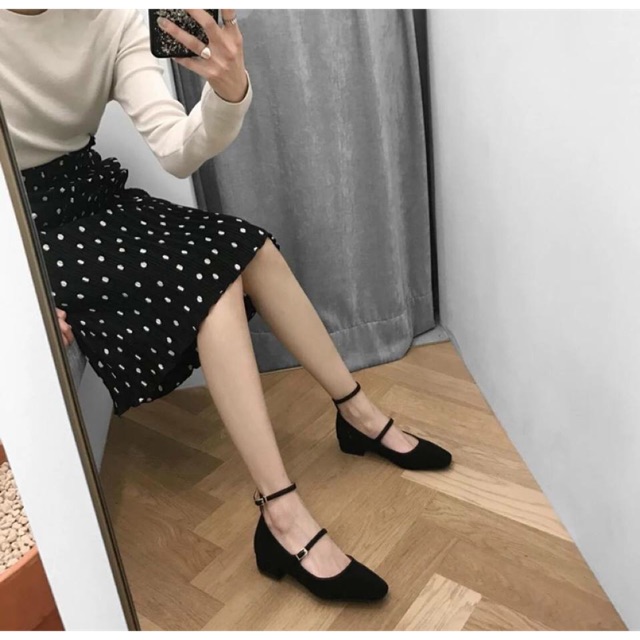 Giày nữ đen cài