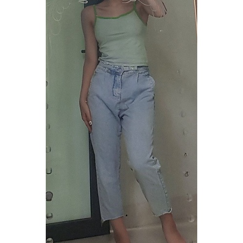 Áo hai dây kẻ ngang xanh lá, quần jeans baggy xanh nhạt size M 2hand