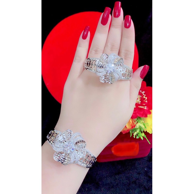 Vòng tay hoa màu bạch kim cao cấp mẫu mới cực đẹp