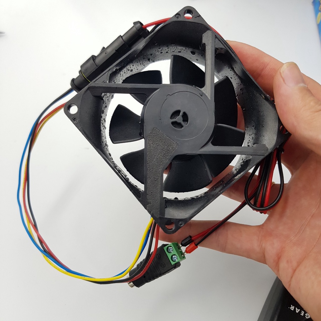 Quạt chống nước 12V 8x8CM NIDEC V80E14MS2A3-57A611 sử dụng làm máy phun sương