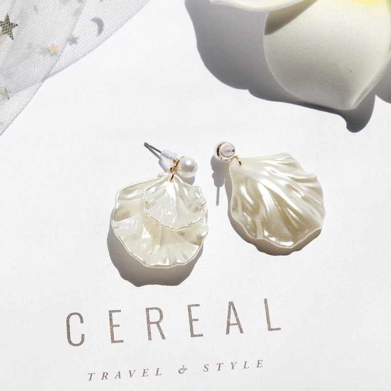 Khuyên tai vỏ sò 2 lớp đính ngọc trai giả sang trọng thời trang