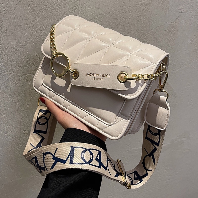 Túi đeo vai IELGY họa tiết hình thoi với quai đeo bản rộng in chữ thời trang cho nữ