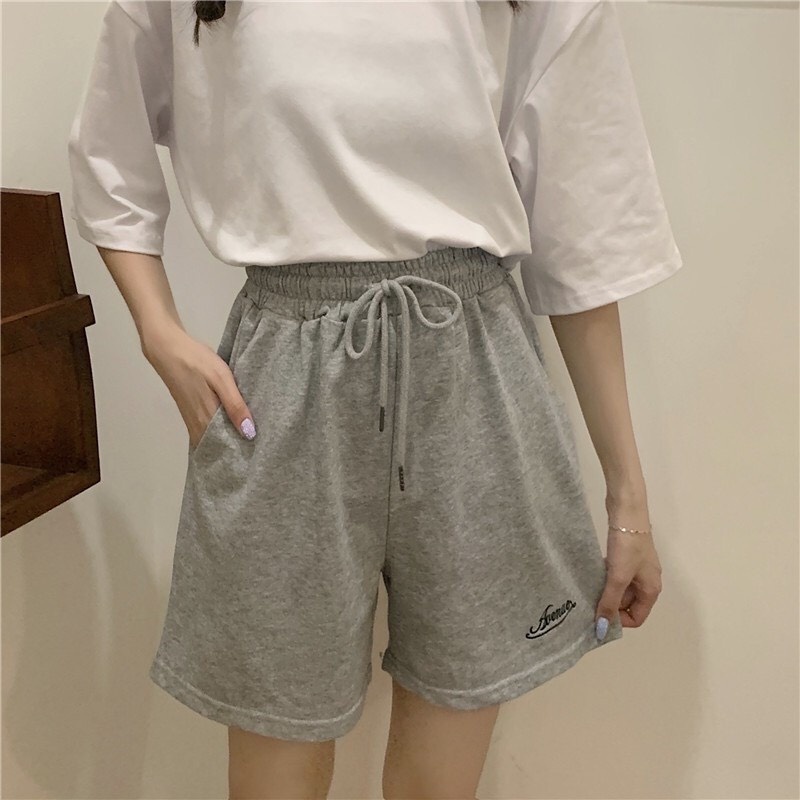 Quần short đùi nữ, quần đùi mặc nhà nữ thêu chữ unisex Kanimi | BigBuy360 - bigbuy360.vn